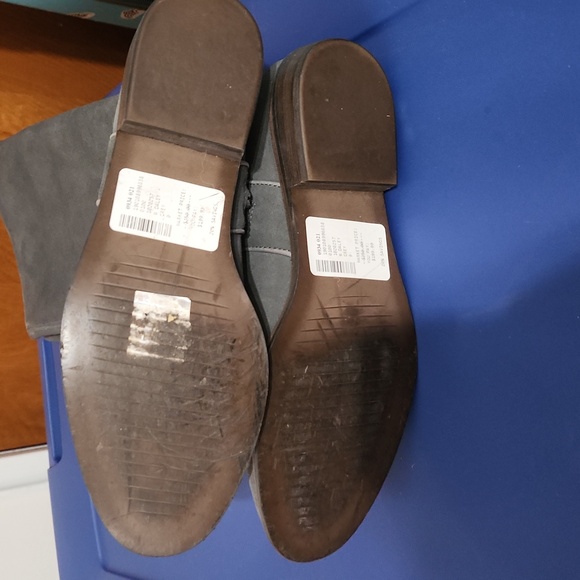 Ugg riding boots sz 9 in the color gray - Picture 3 of 5